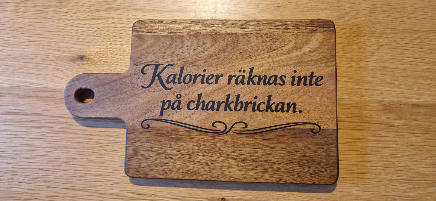 Personlig Serveringsbräda med gravyr - 29 x 17 cm